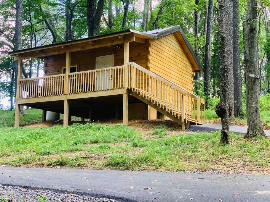Foxtail Orchards - The Iron Horse Villa Tazewell Exterior photo